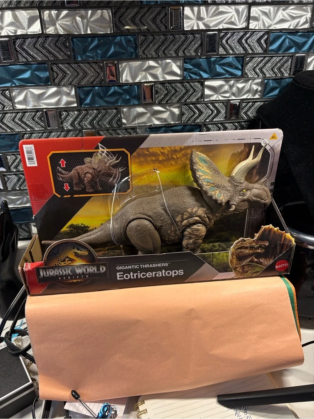 Mattel Jurassic World Eotriceratops - Gray with Iridescent Blue-Green Frill